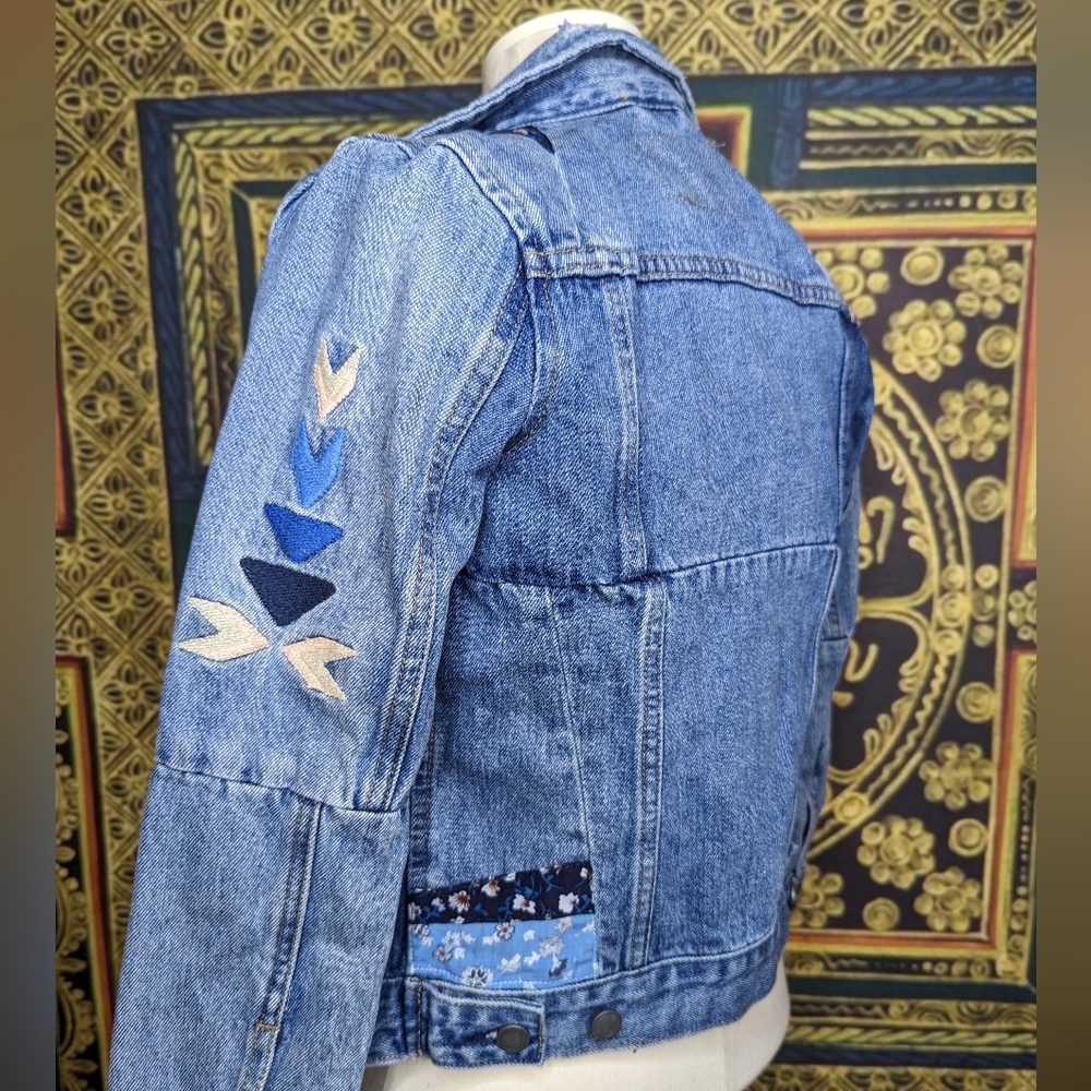 BlankNYC Pub Crawl Denim Jacket Size Medium - Picture 3 of 8